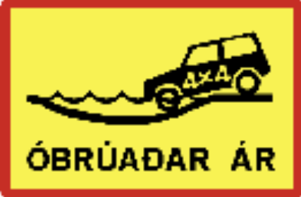 Yellow warning sign reading ÓBRÚAÐAR ÁR — unbridged rivers ahead